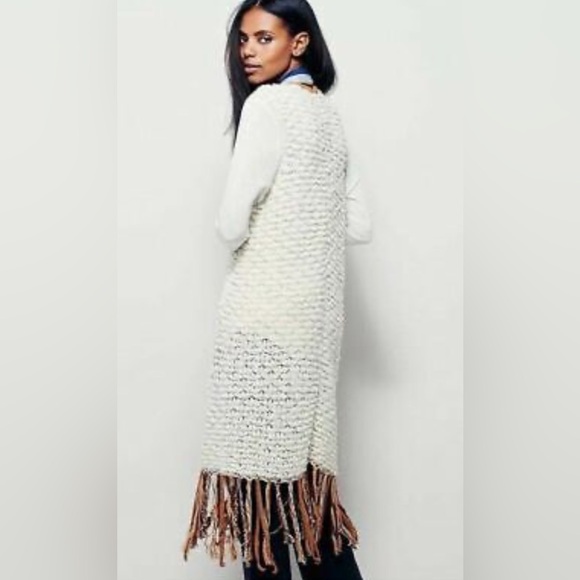 SAVED TRADE 4 AERIN Free People Madeline Long Fringe Knit Boho Vest MSRP $248 - Picture 5 of 5